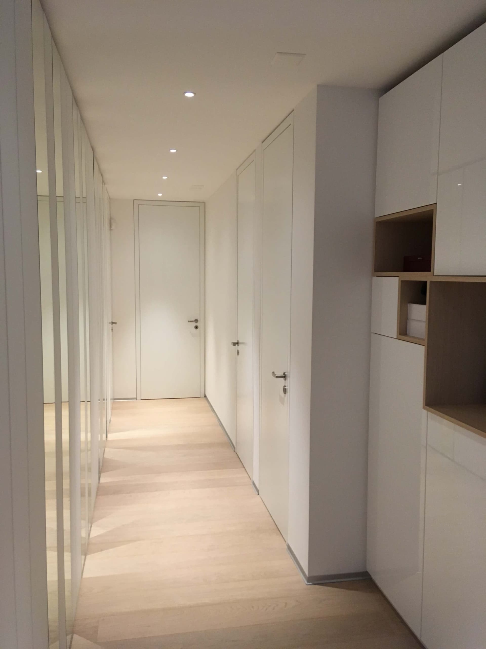 Portes Exclusives Blanches Couloir Menuiserie Suarato Lausanne